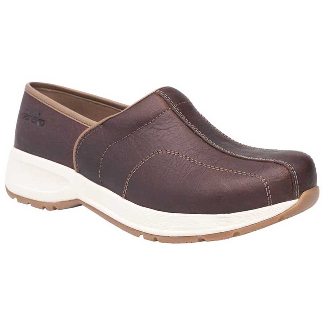 Shoes like cushe Sun & Ski carries all your favorite outdoor, winter and summer brands. Check out our full line of winter gear from Burton, Spyder, The North Face, and Salomon. Sun & Ski also carries high-end bikes from Fuji, Raleigh and Orbea.